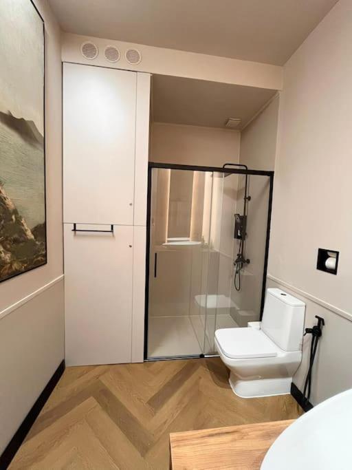 Littlehouse- Entire Property For Maximum 4 People Bucareste Exterior foto