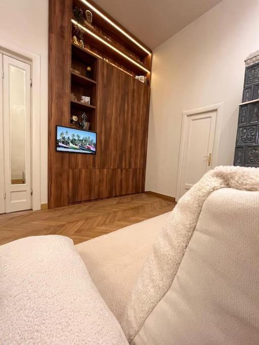 Littlehouse- Entire Property For Maximum 4 People Bucareste Exterior foto
